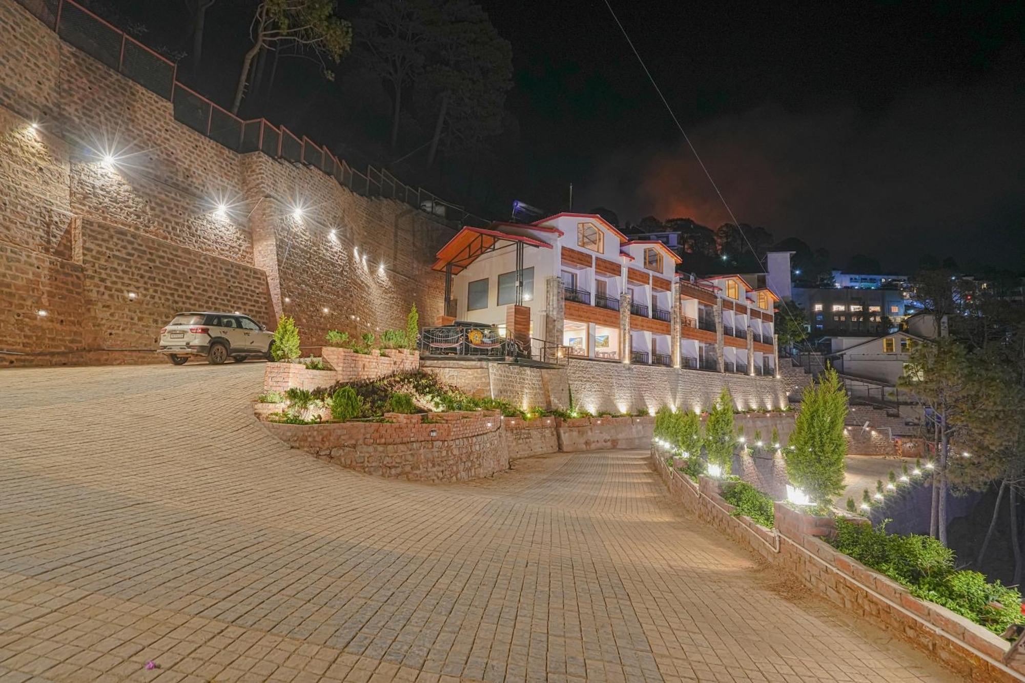 The Sanawar Heights I Kasauli I New Property מראה חיצוני תמונה