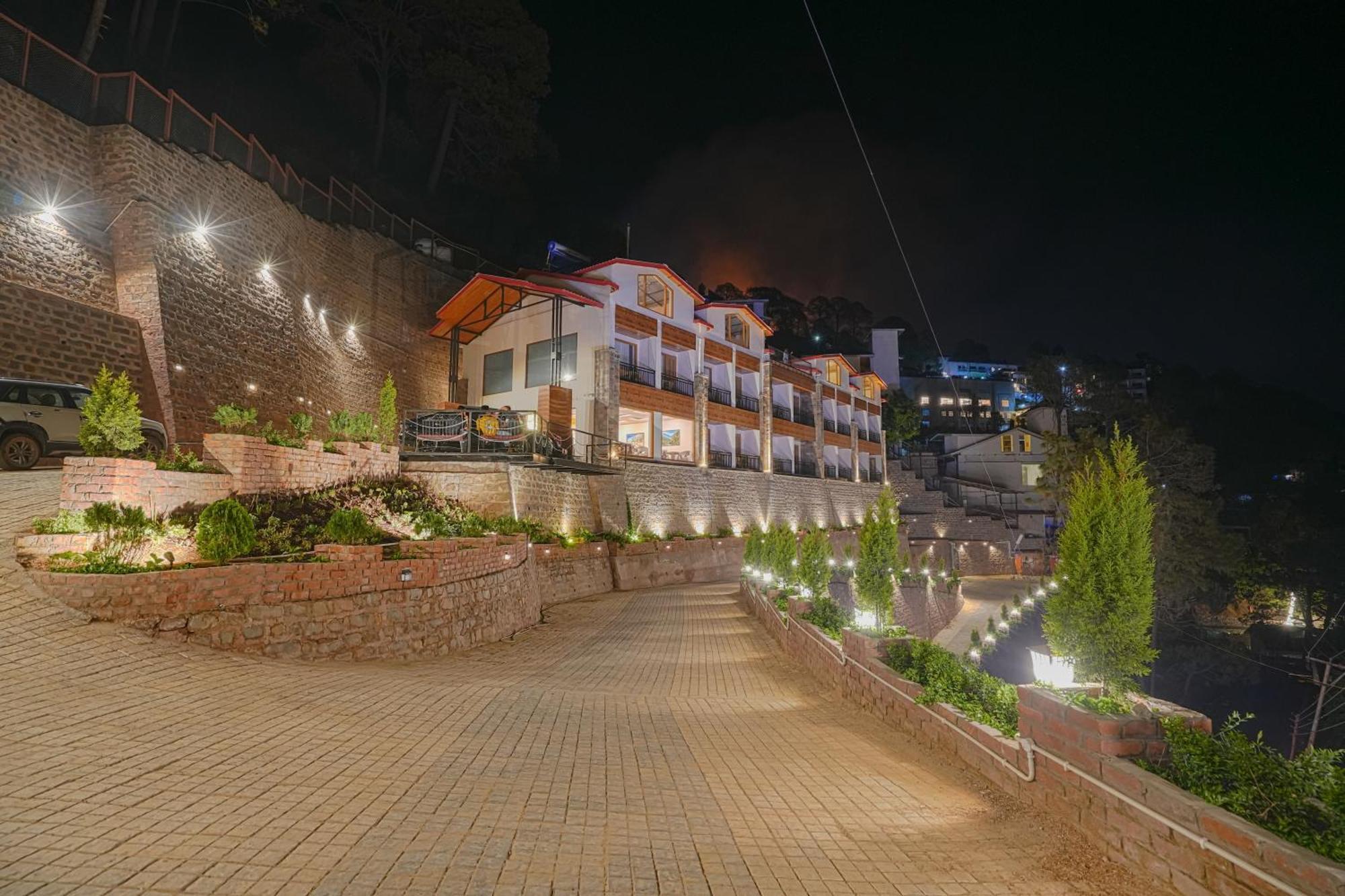 The Sanawar Heights I Kasauli I New Property מראה חיצוני תמונה